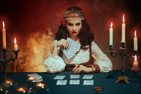 ROMSKI HOROSKOP ZA JUN 2025: Budite spremni na neočekivane izazove!
