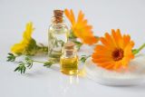 1652994529_essential-oils-g69d56bb65_640.jpg